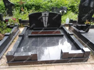 Горизонтальный памятник, семейный памятник